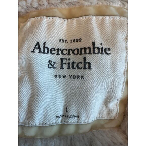 Y2K White Abercrombie Button Up Hoodie with Faux Fur - Fits Like a XS/S - Picture 4 of 8
